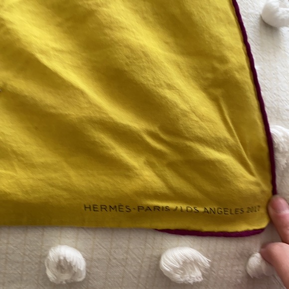 Hermes Paris x Los Angeles Rare Scarf - Picture 13 of 14